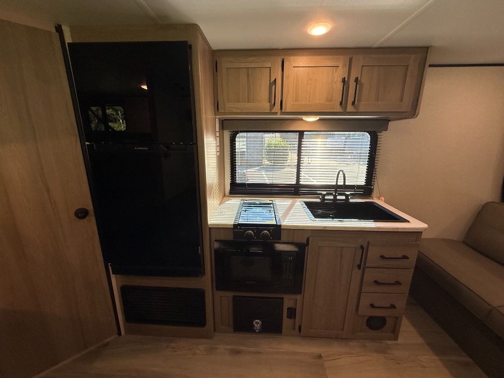 2025 Coleman Coleman - $15,900