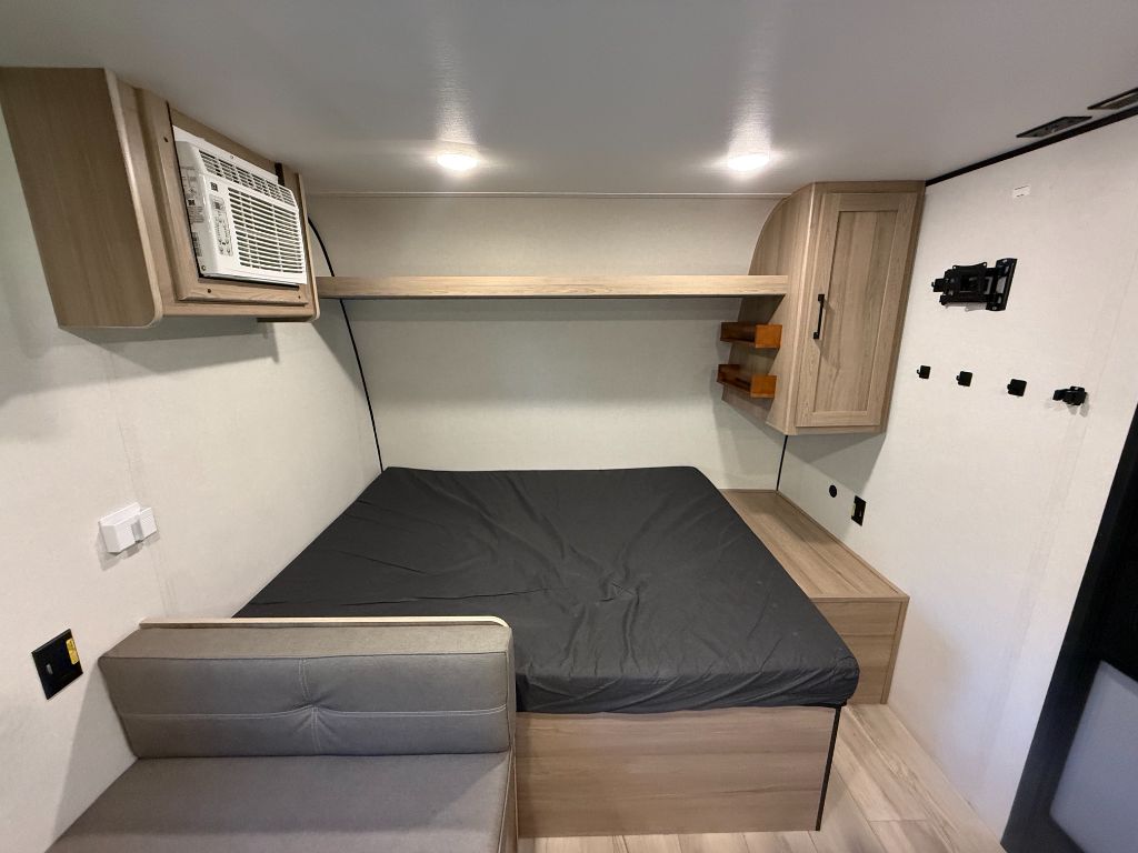 2025 Coleman Coleman - $9,900