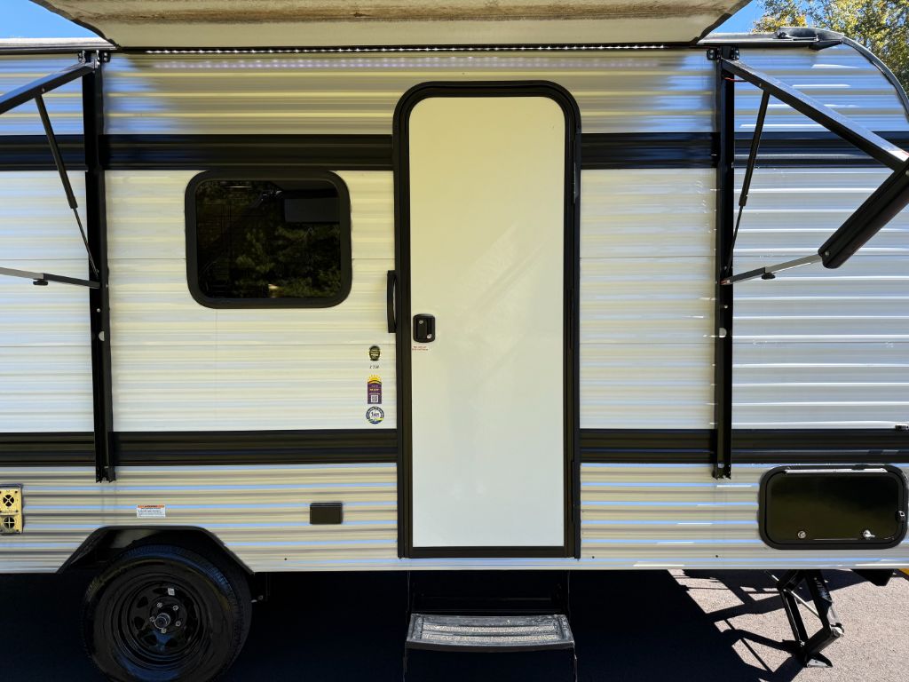 2025 Coleman Coleman - $9,900