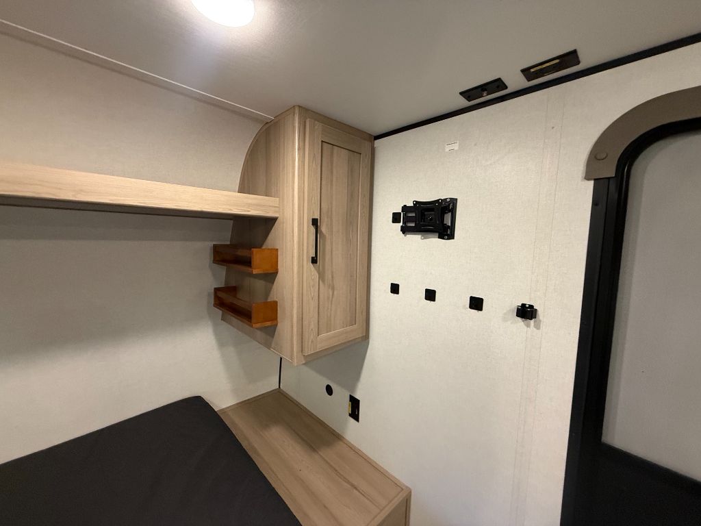 2025 Coleman Coleman - $9,900