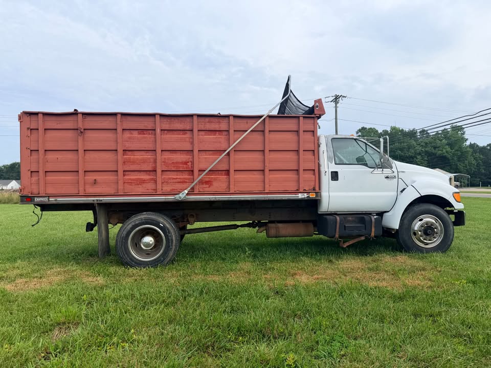 2000 Ford F650