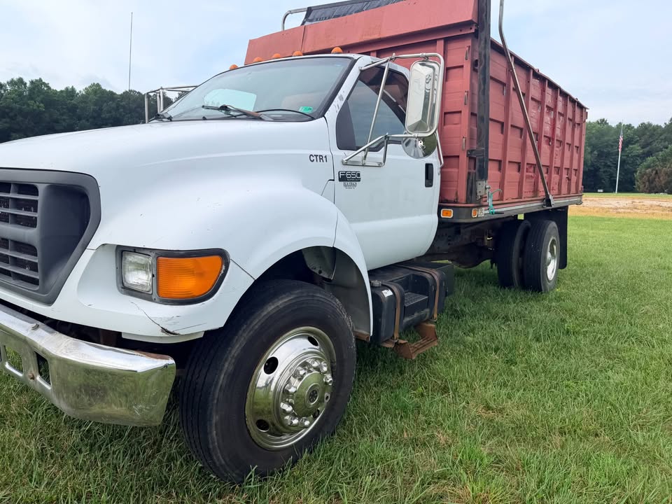 2000 Ford F650