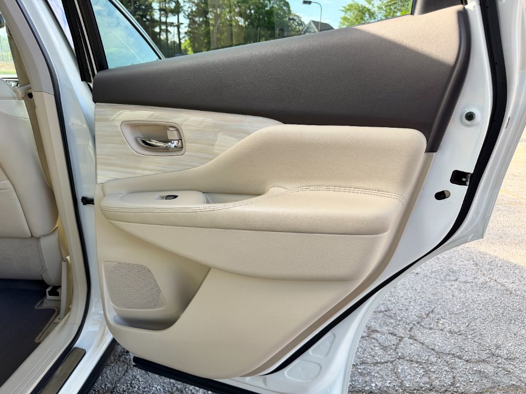 2015 Nissan Murano - $8,995