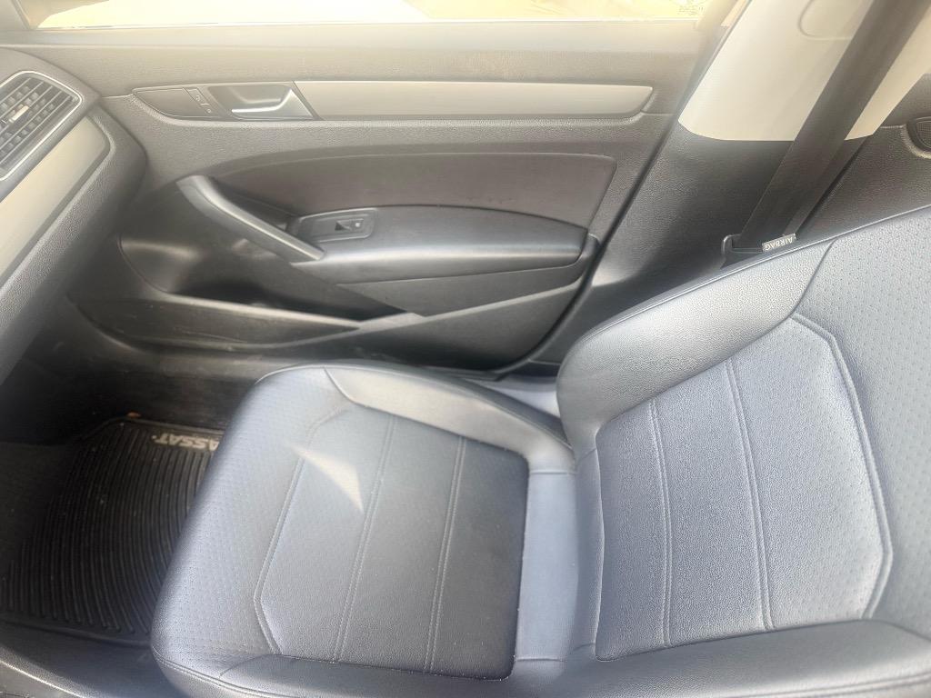 2015 Volkswagen Passat - $5,900