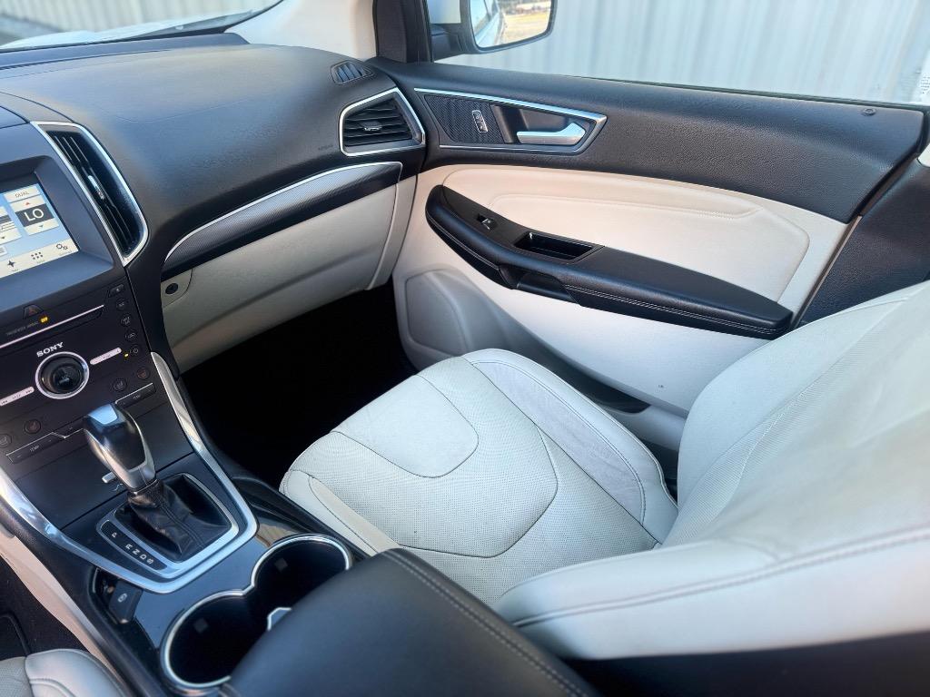 2016 Ford Edge - $8,995