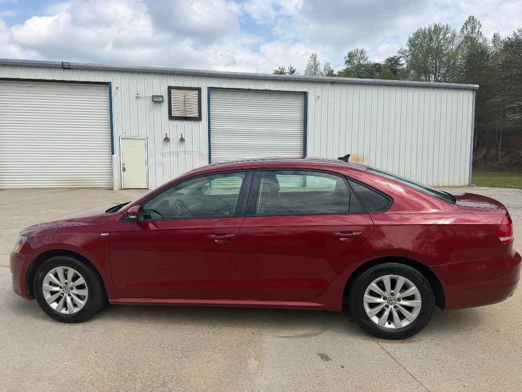 2015 Volkswagen Passat - $5,900