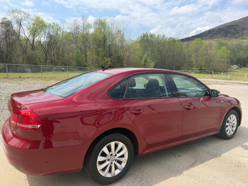 2015 Volkswagen Passat - $5,900