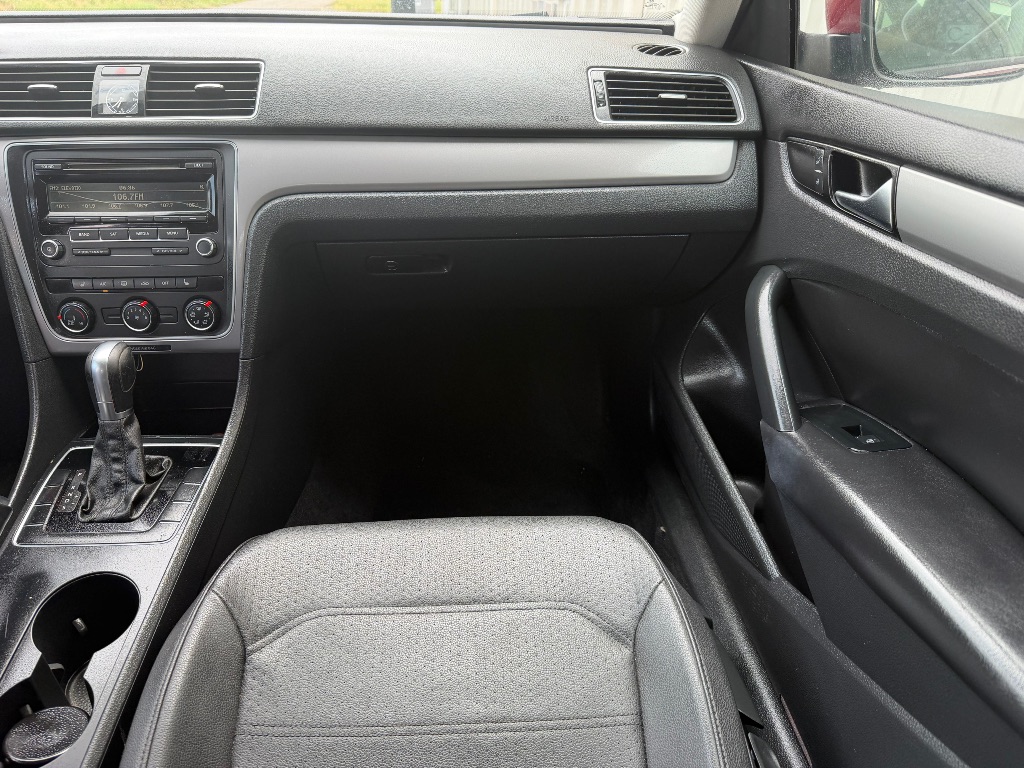 2015 Volkswagen Passat - $5,900