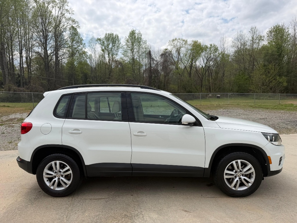 2016 Volkswagen Tiguan - $6,995