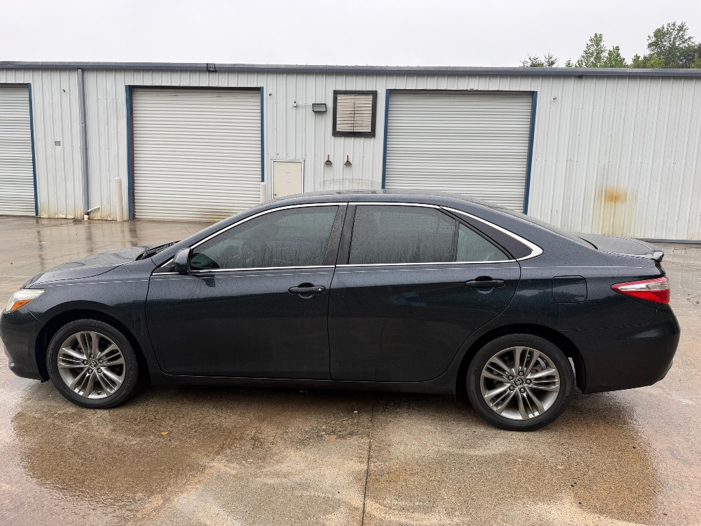 2015 Toyota Camry - $13,995