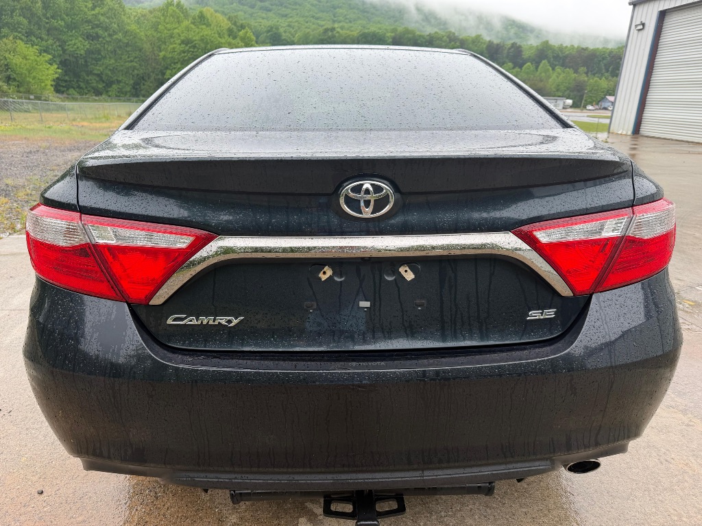 2015 Toyota Camry - $13,995