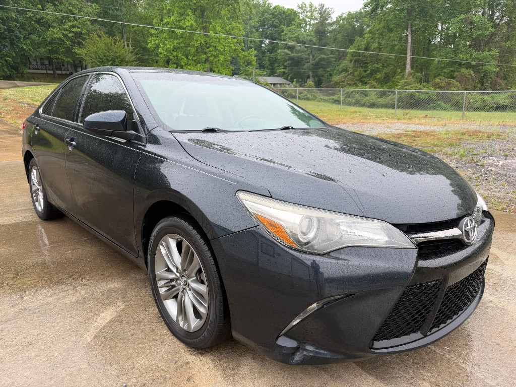 2015 Toyota Camry - $13,995