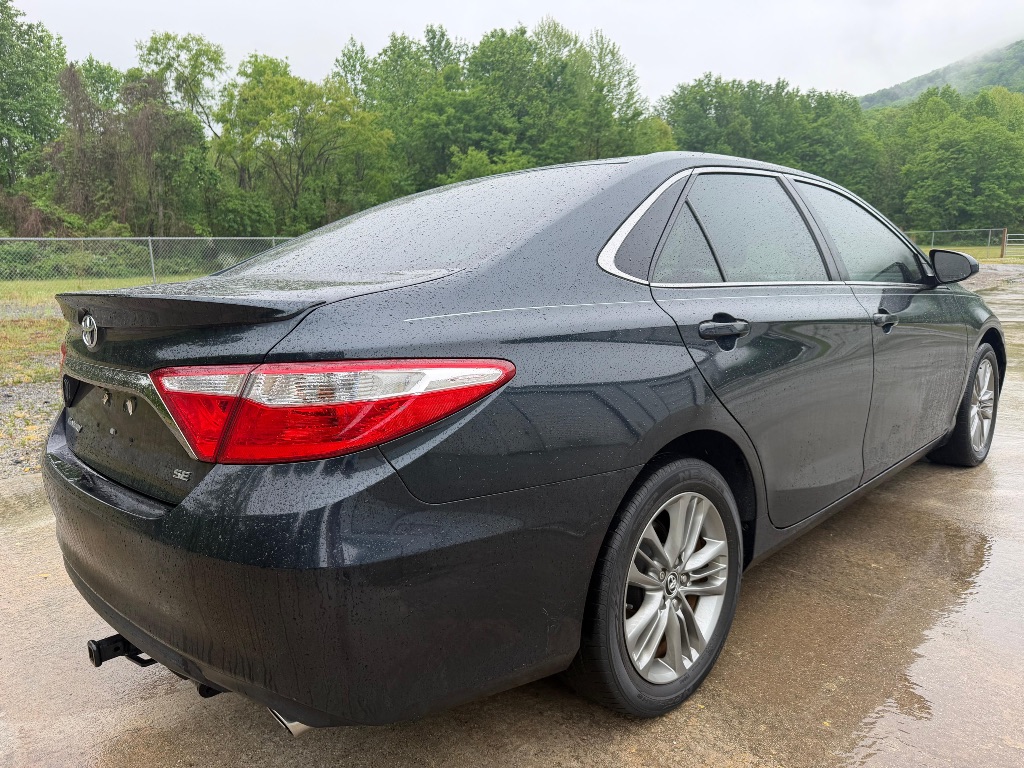 2015 Toyota Camry - $13,995