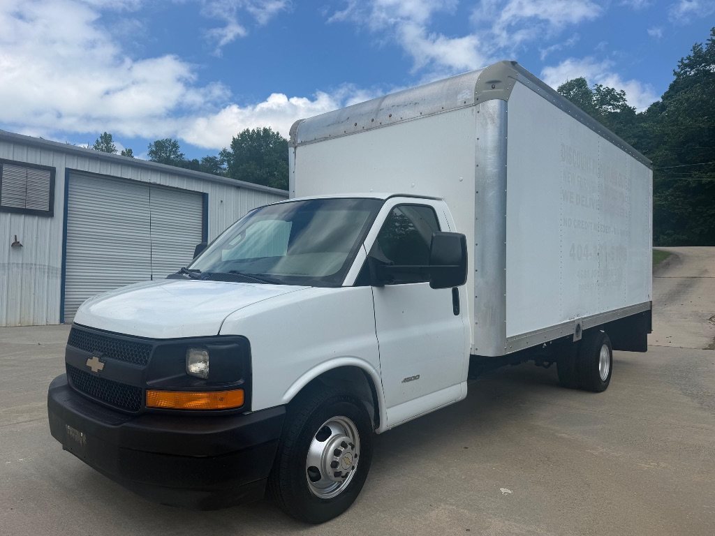 2017 Chevrolet Commercial Vans - $10,995
