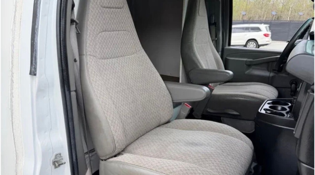 2017 Chevrolet Commercial Vans - $10,995