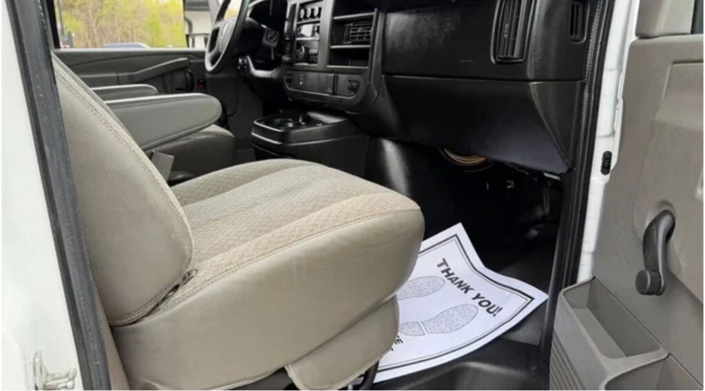 2017 Chevrolet Commercial Vans - $10,995