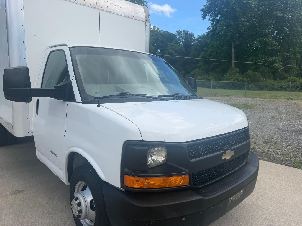 2017 Chevrolet Commercial Vans - $10,995