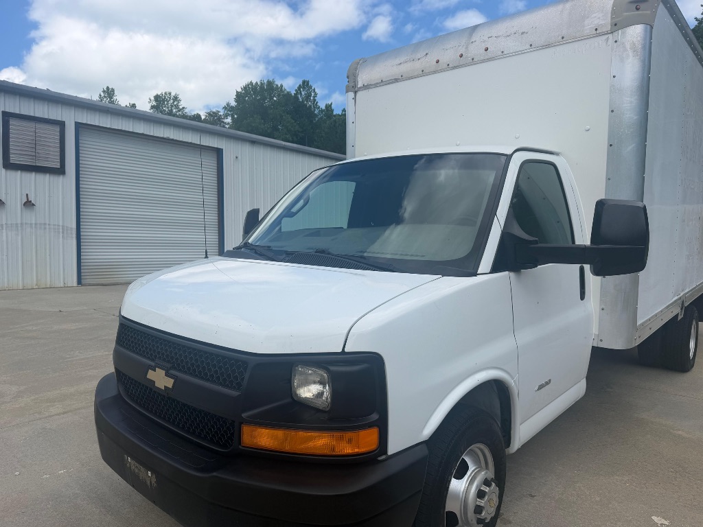 2017 Chevrolet Commercial Vans - $10,995