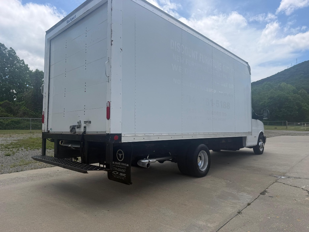 2017 Chevrolet Commercial Vans - $10,995