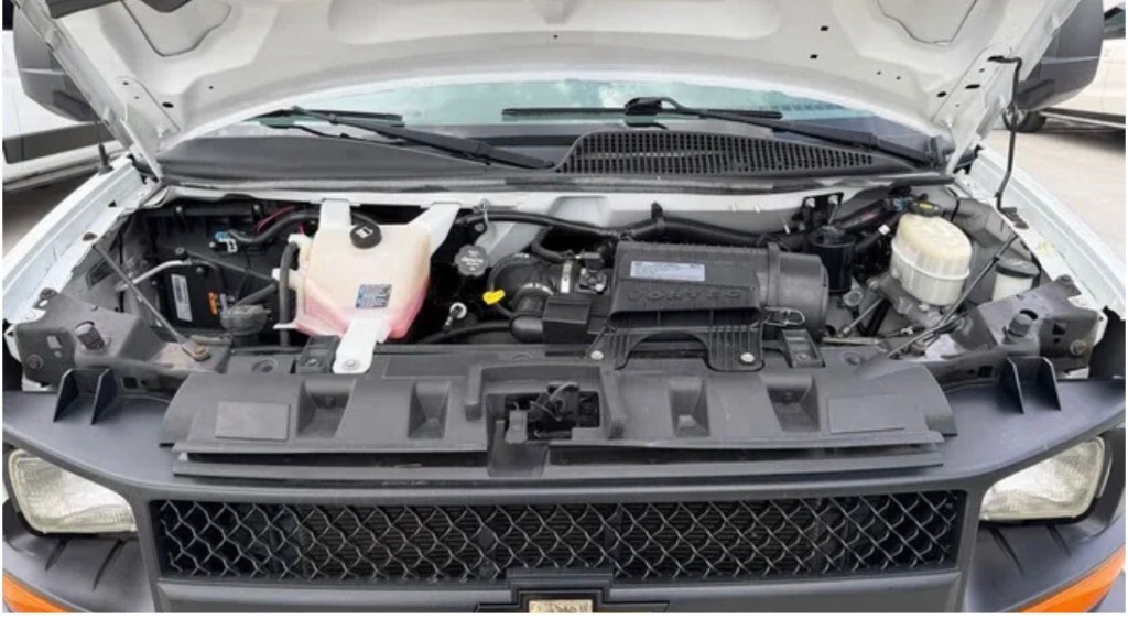 2017 Chevrolet Commercial Vans - $10,995