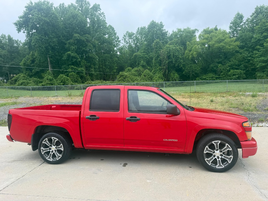 2005 Chevrolet Colorado - $8,995