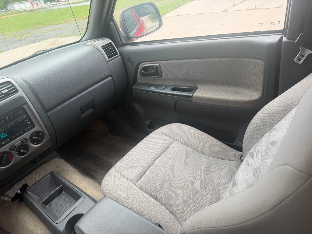 2005 Chevrolet Colorado - $8,995