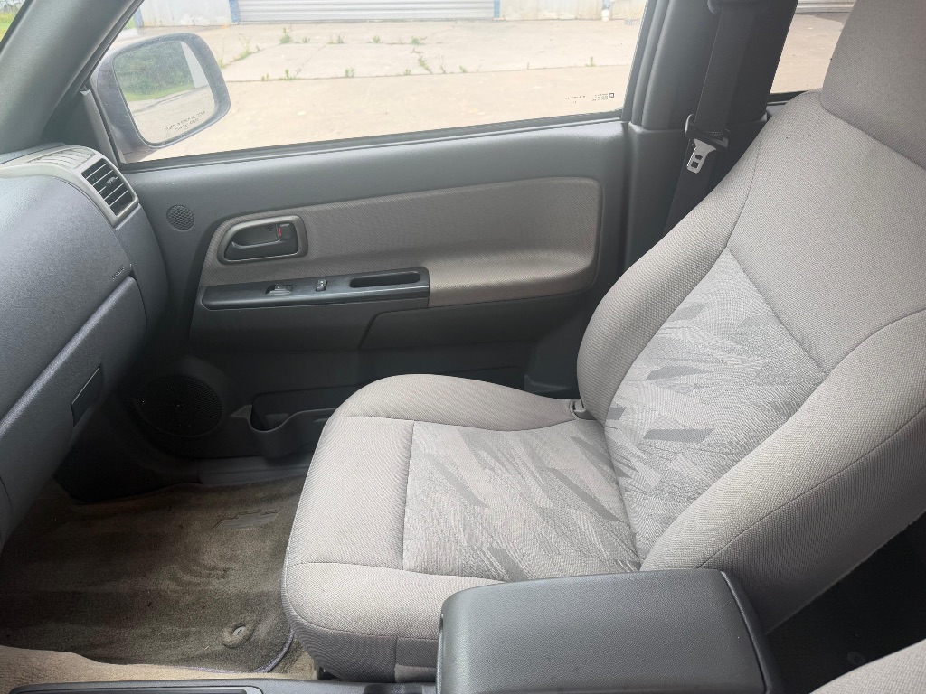 2005 Chevrolet Colorado - $8,995