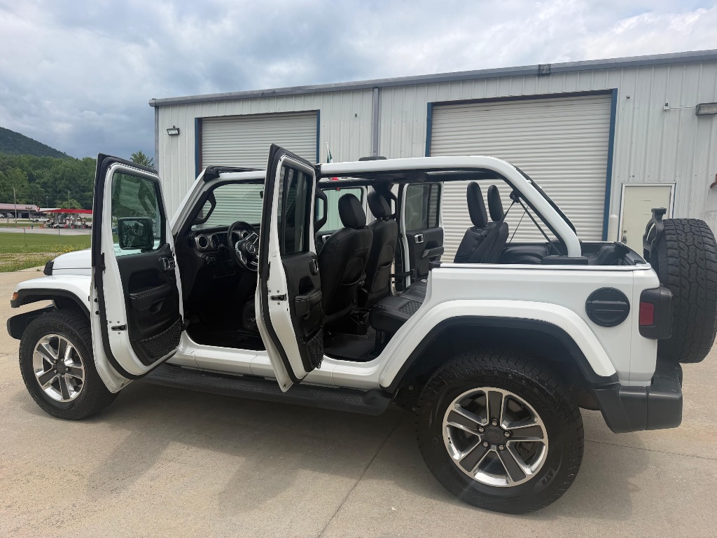 2018 Jeep Wrangler - $21,995
