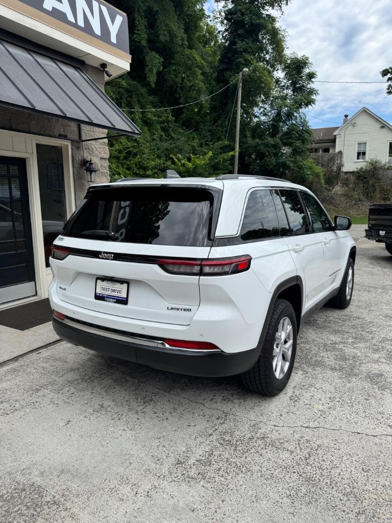 2022 Jeep Cherokee - $19,700