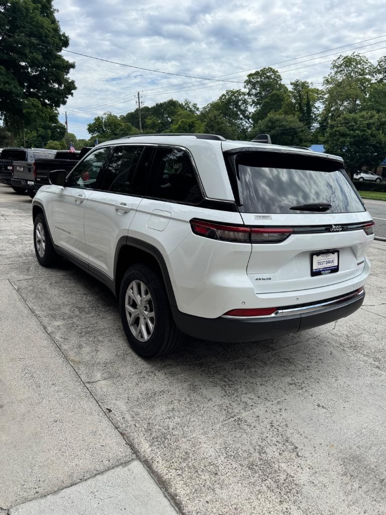 2022 Jeep Cherokee - $19,700