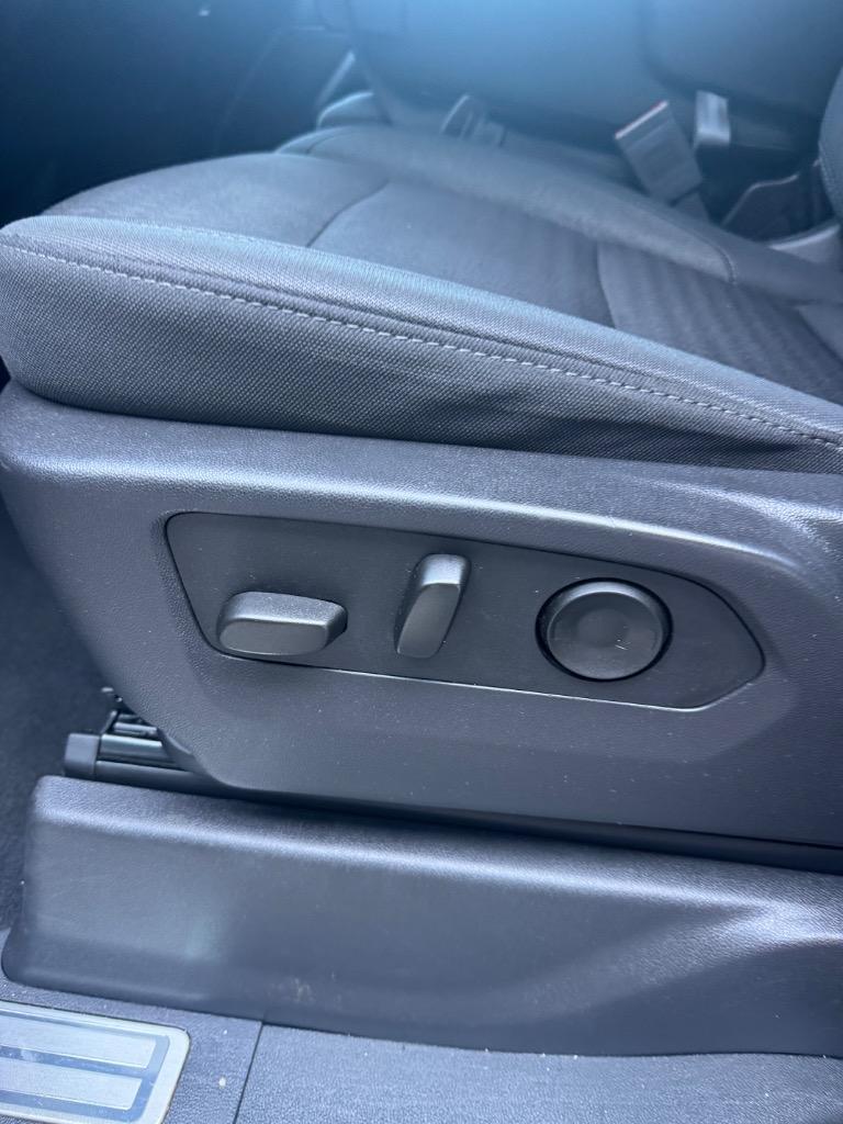 2025 Chevrolet Silverado 1500 - $32,900