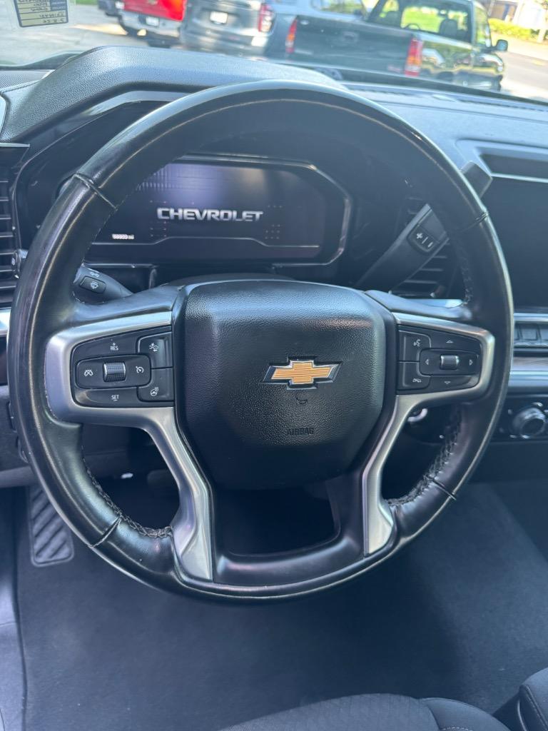 2025 Chevrolet Silverado 1500 - $32,900