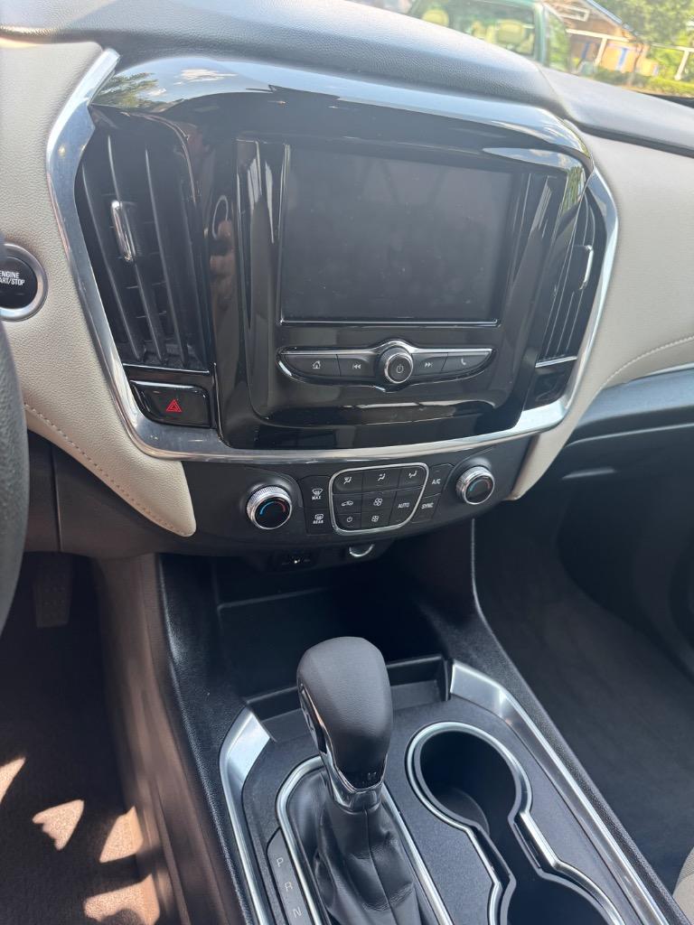 2022 Chevrolet Traverse - $21,900