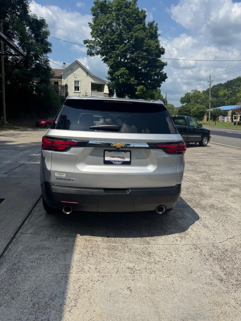 2022 Chevrolet Traverse - $21,900
