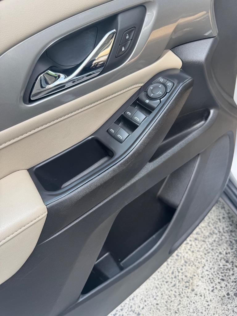 2022 Chevrolet Traverse - $21,900