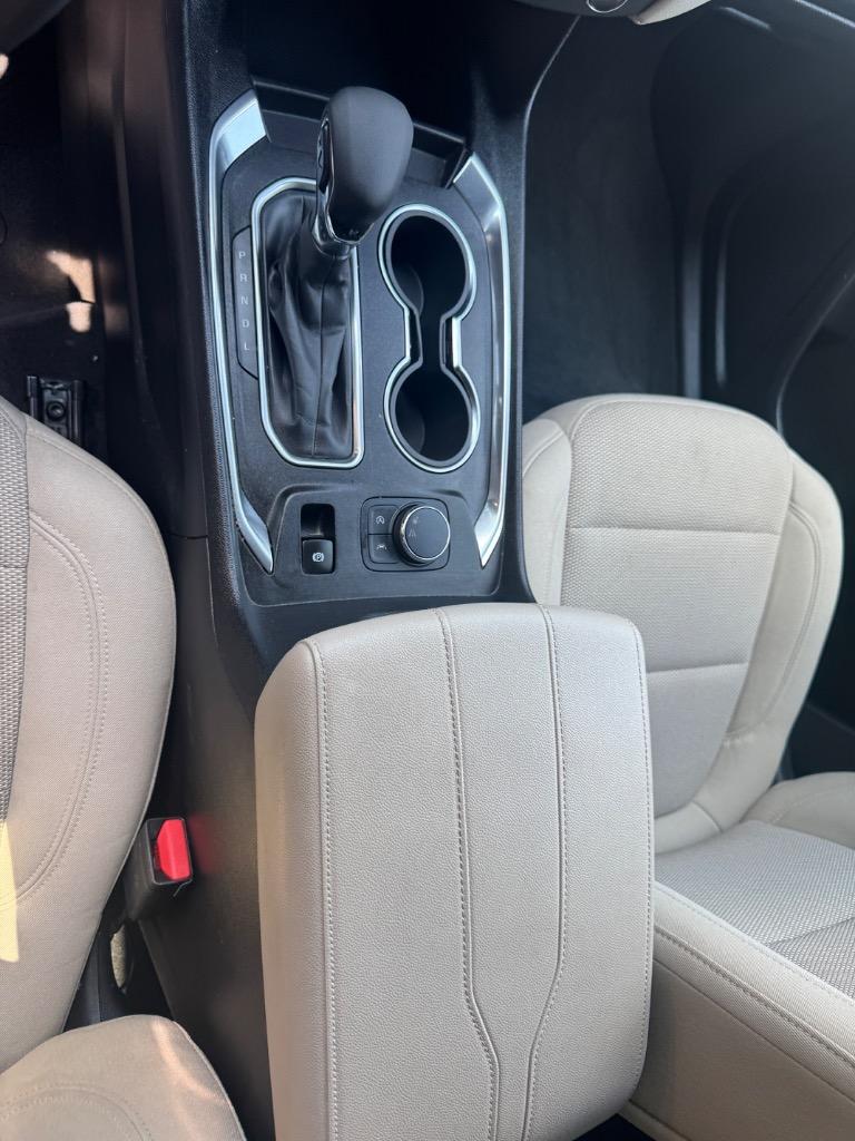 2022 Chevrolet Traverse - $21,900