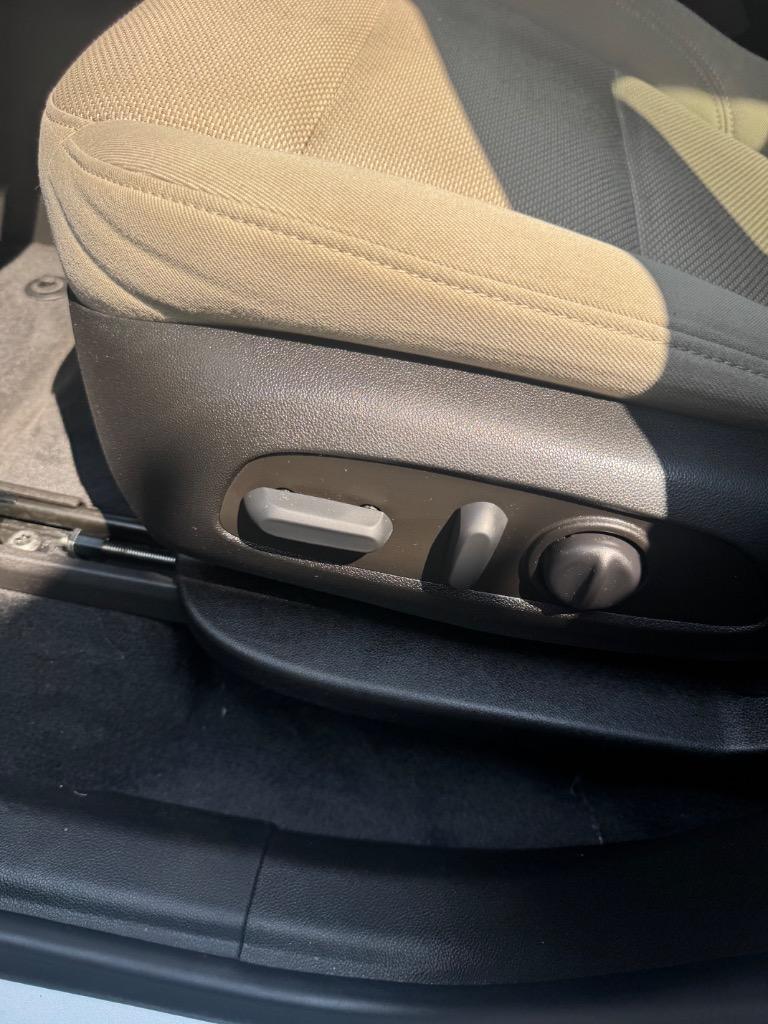2022 Chevrolet Traverse - $21,900