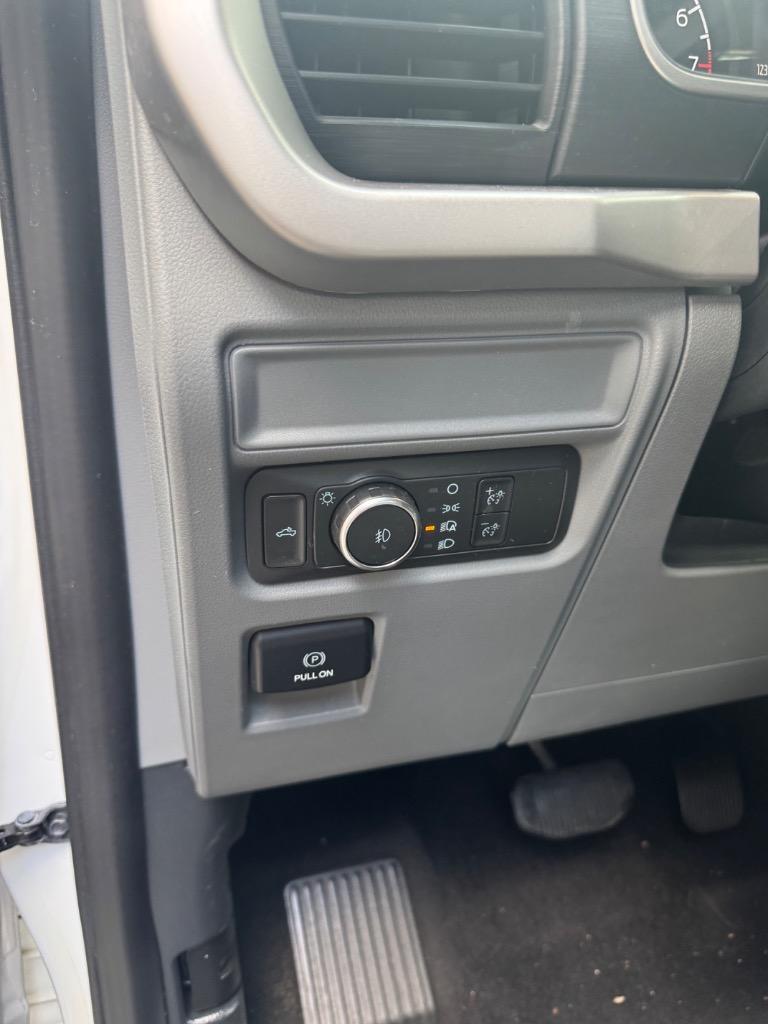 2022 Ford F-150 - $33,500