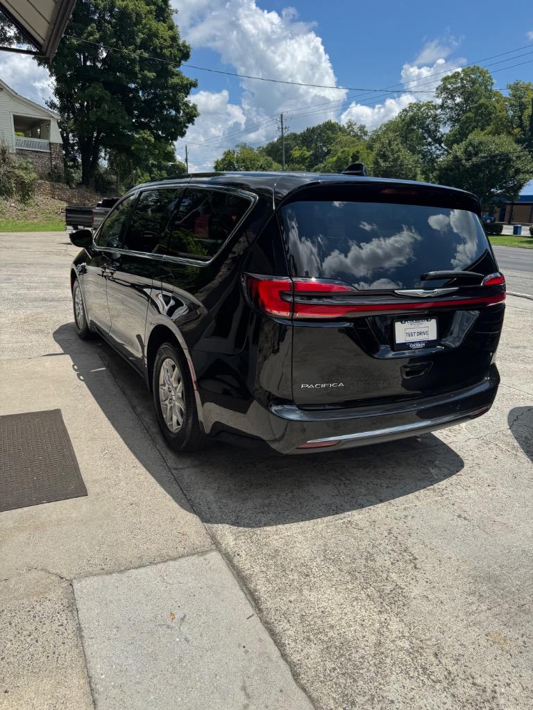 2025 Chrysler Pacifica - $24,900