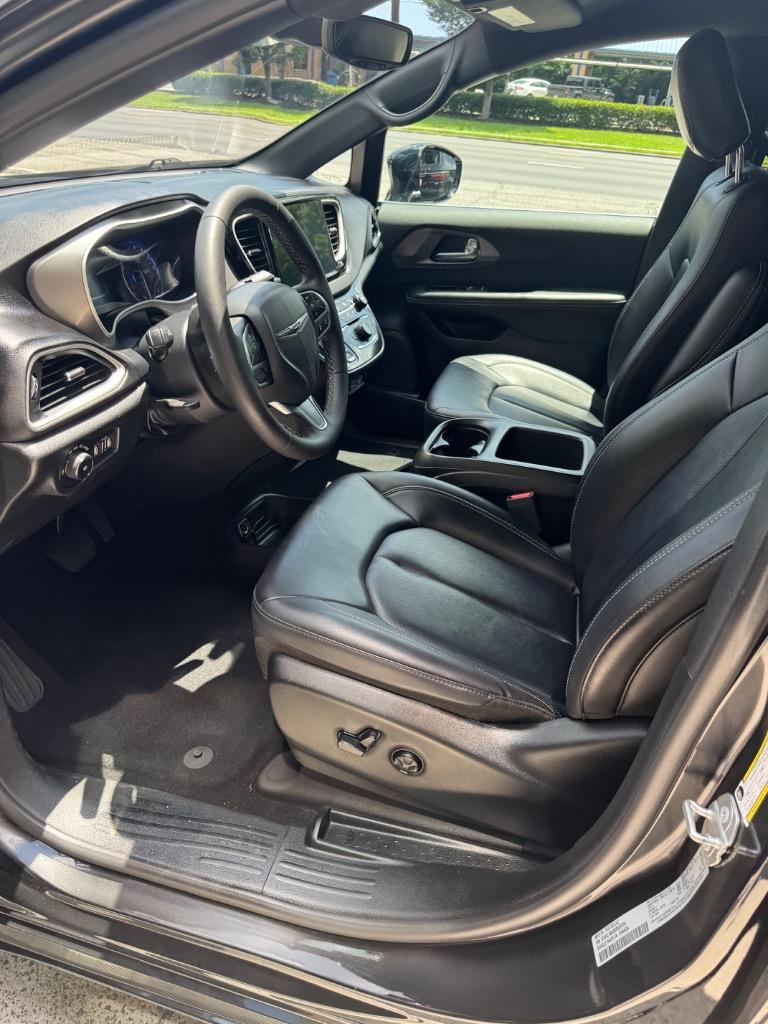 2025 Chrysler Pacifica - $24,900