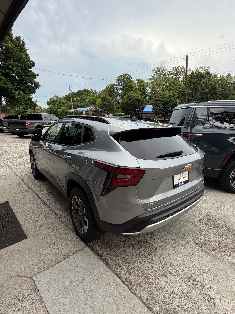 2024 Chevrolet Trax - $19,995