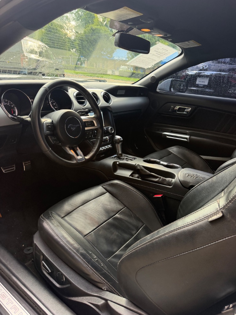 2017 Ford Mustang - $21,500