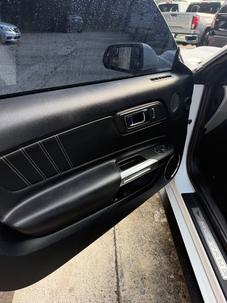 2017 Ford Mustang - $21,500