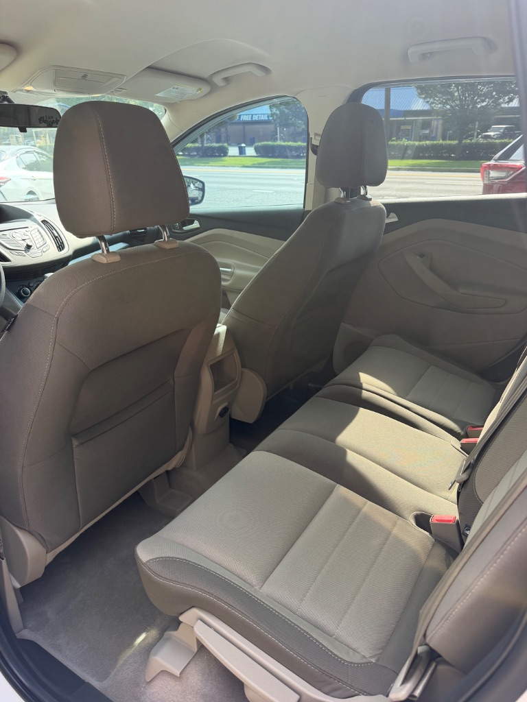 2016 Ford Escape - $8,995