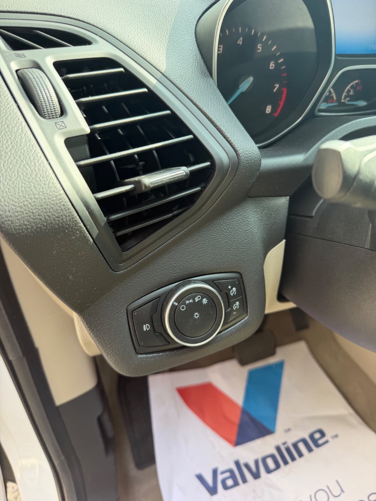 2016 Ford Escape - $8,995