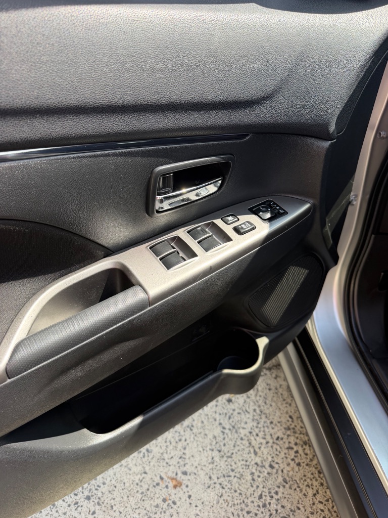 2020 Mitsubishi Outlander - $9,995