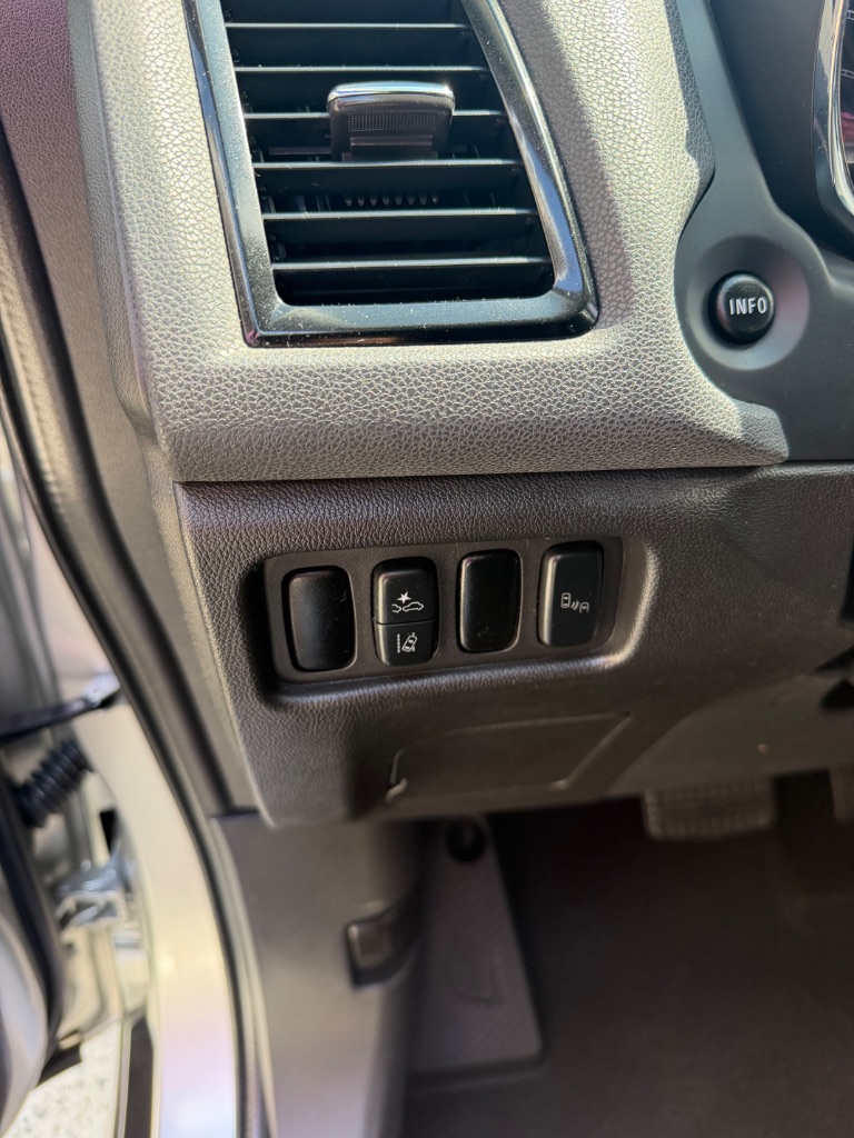 2020 Mitsubishi Outlander - $9,995