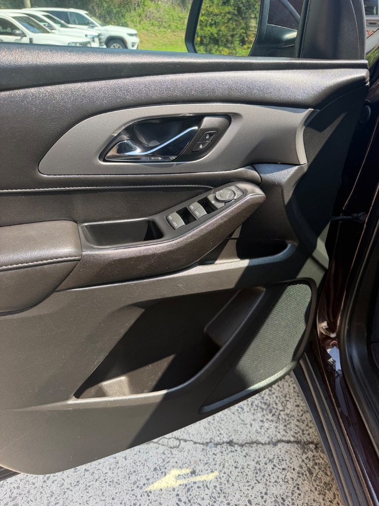 2023 Chevrolet Traverse - $21,995