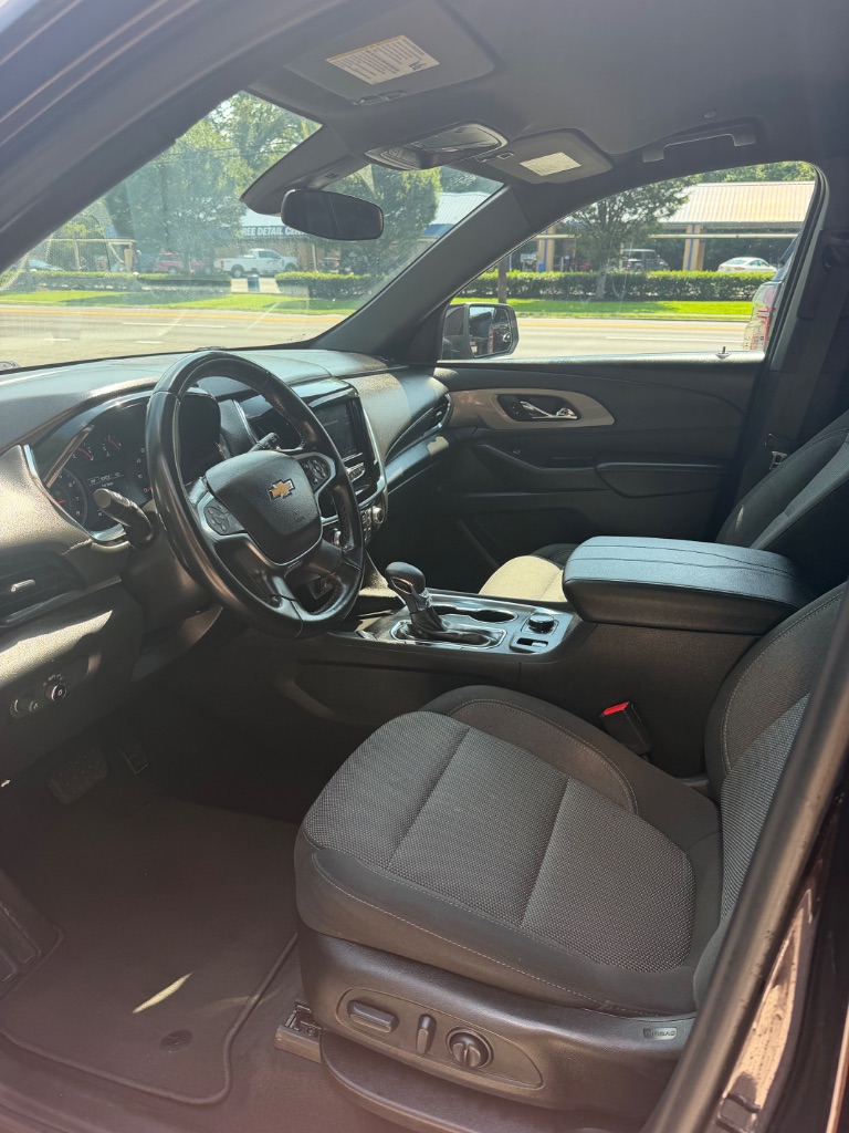 2023 Chevrolet Traverse - $21,995