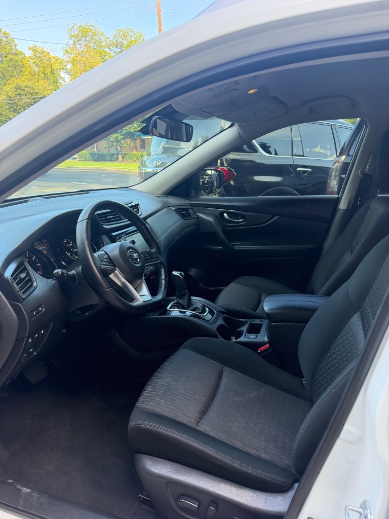 2020 Nissan Rogue - $15,500
